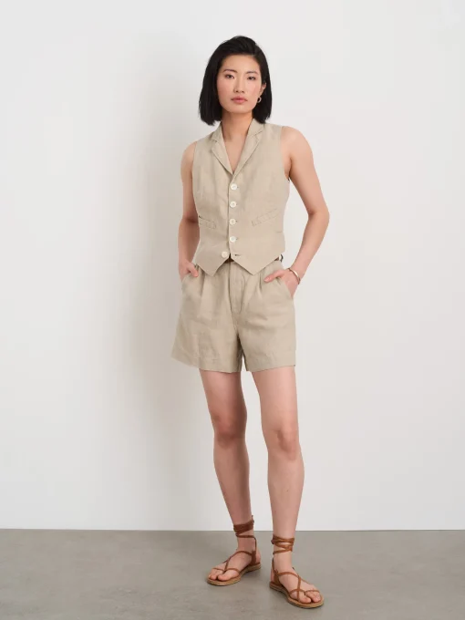 Pleated Pull On Shorts In Flax