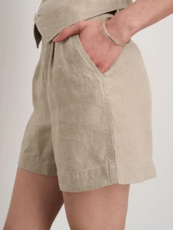 Pleated Pull On Shorts In Flax