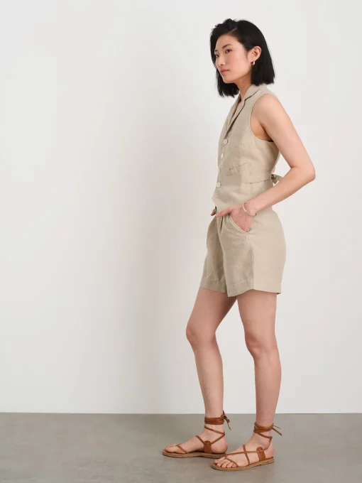 Pleated Pull On Shorts In Flax