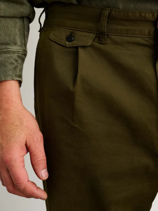 Standard Pleated Pant In Chino