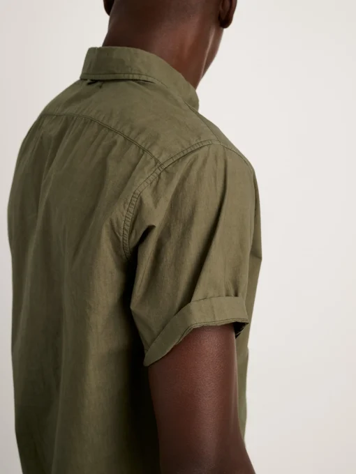 The Short Sleeve Mill Shirt In Paper Poplin