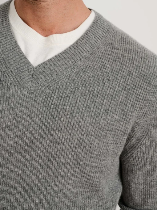 V-Neck Sweater In Lightweight Cashmere
