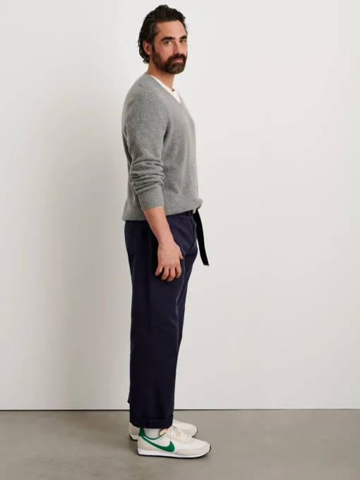 V-Neck Sweater In Lightweight Cashmere