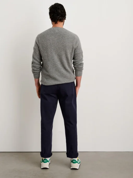 V-Neck Sweater In Lightweight Cashmere
